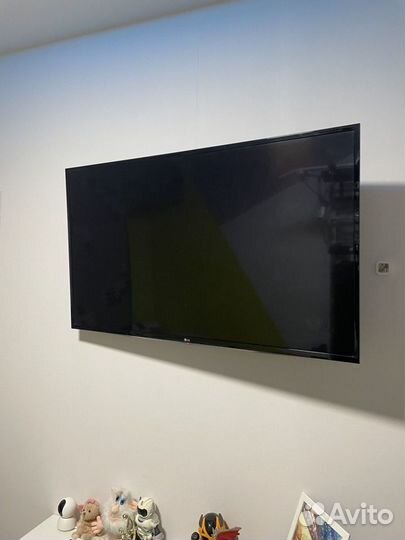 Телевизор LG 49 в идельном состоянии