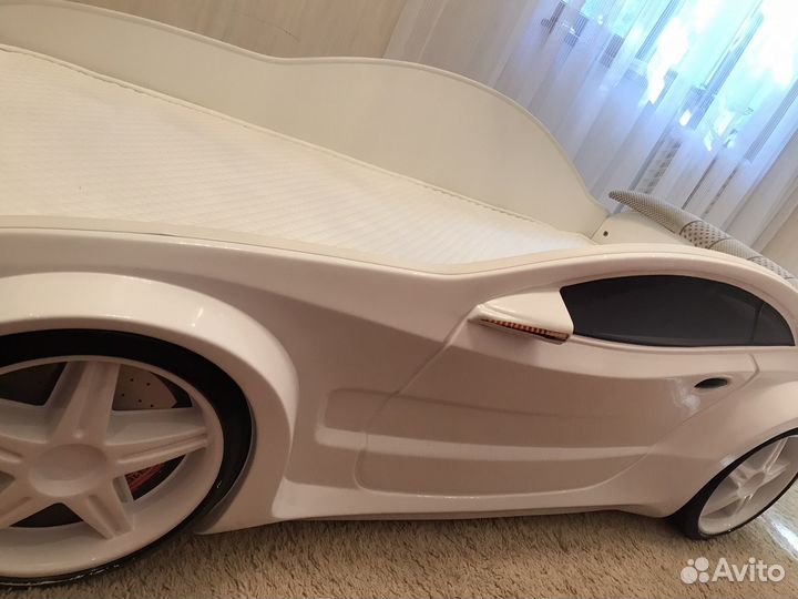 Детская кровать машинка с матрасом