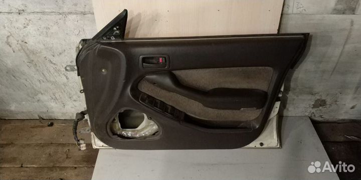 Дверь Toyota Mark GX100