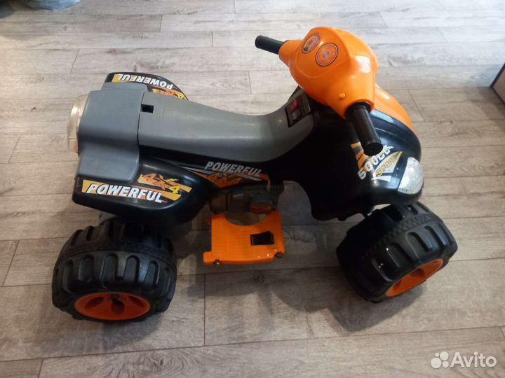 Детский квадроцикл на аккумуляторе