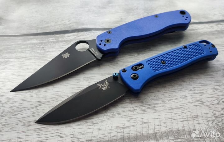 Комплект складных ножей Spyderco и Benchmade