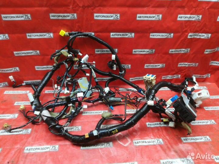 Коса под торпедо Nissan Note E12 HR12DDR