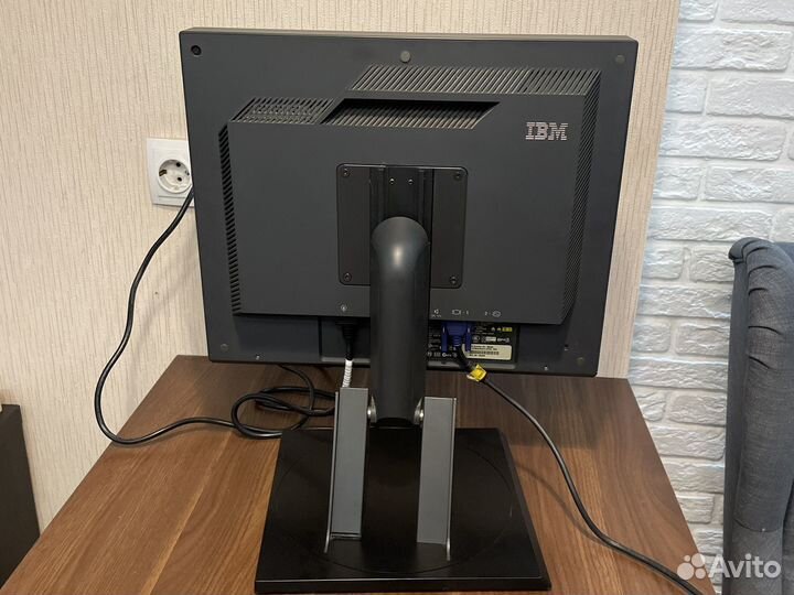 Монитор IBM thinkvision L180p