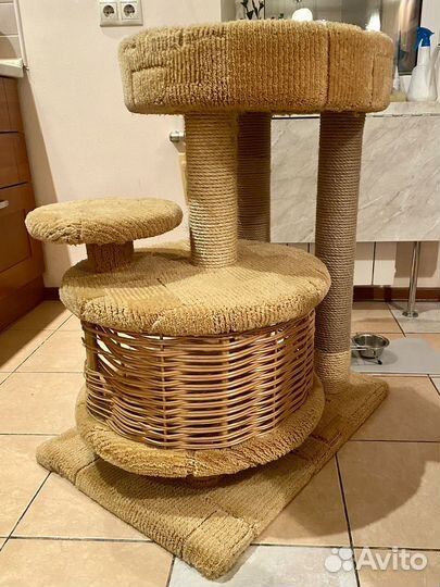 Домик для кошек с когтеточкой