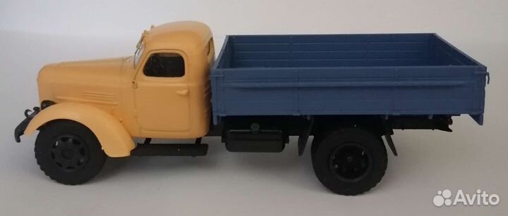 Модель грузовика 1:43