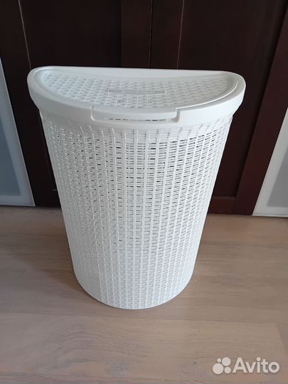Корзина для белья с крышкой