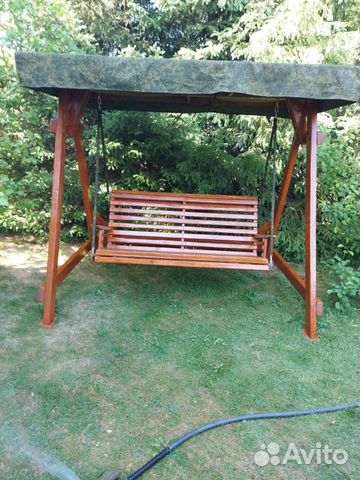 Качели из дерева для дома и сада