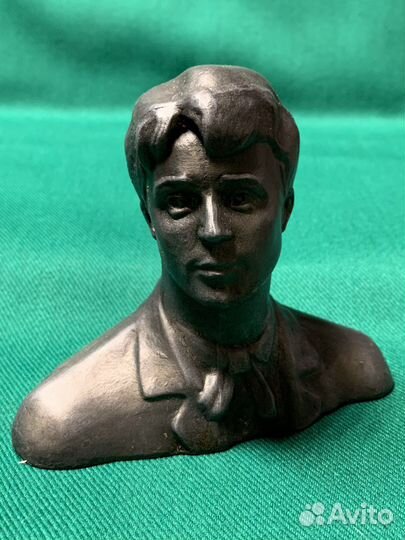 Бюст С.Есенин