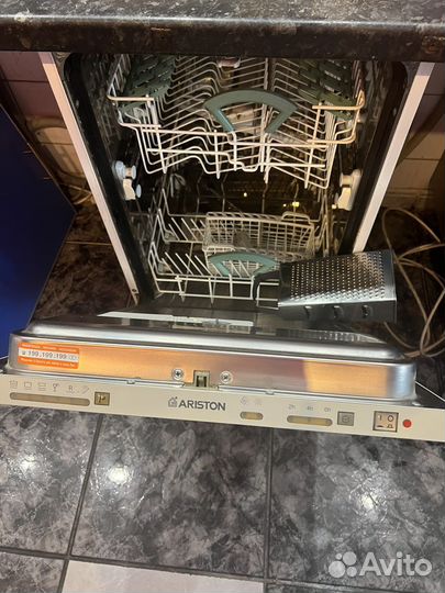Посудомоечная машина Ariston встраемая б/у