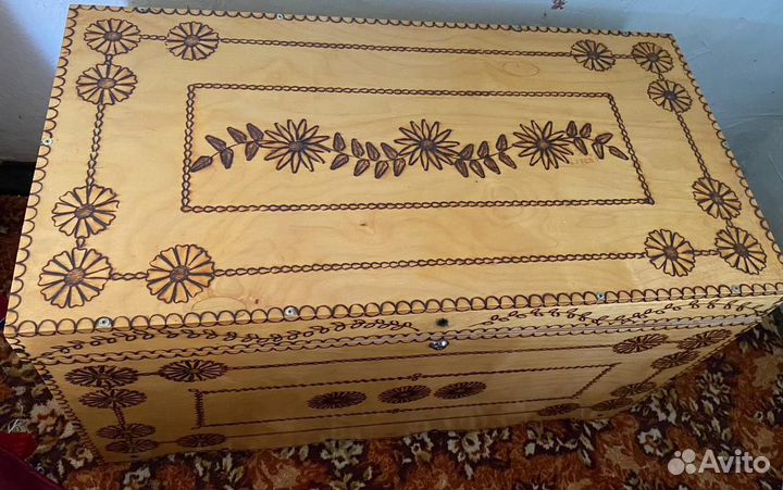 Сундук деревянный