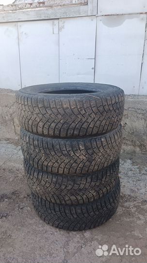 Michelin X-Ice North 2 215/60 R16