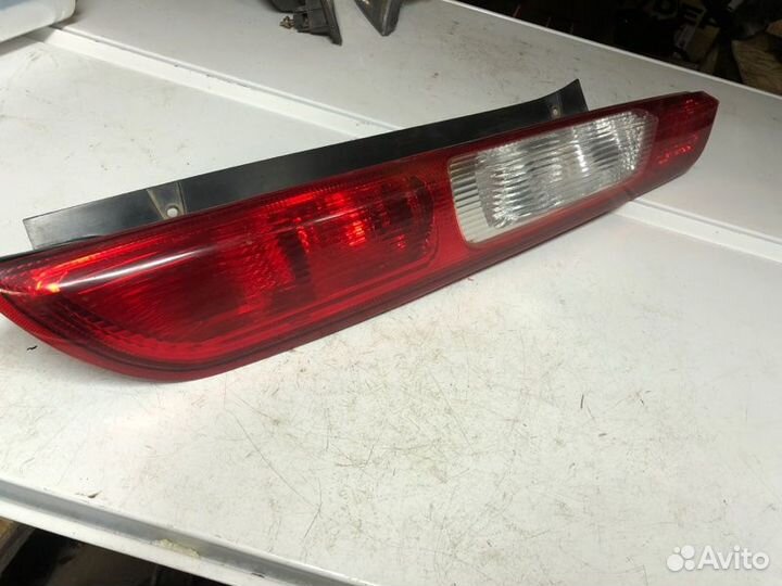 Фонарь задний правый Ford Focus 2 хетчбэк 2007