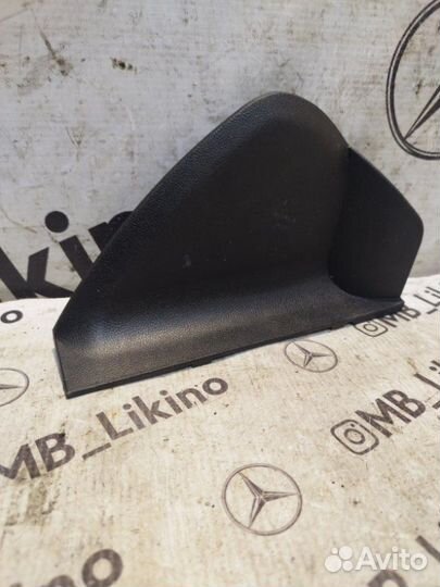Накладка торпедо правая Mercedes Gl X164