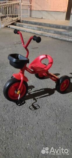 Детский велосипед бу трех колесный