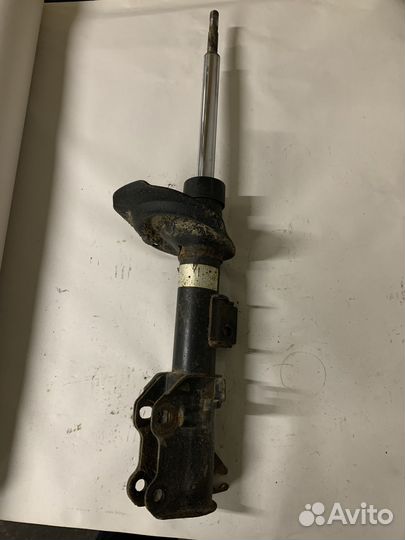 Амортизатор передний Mercedes Vito Viano W