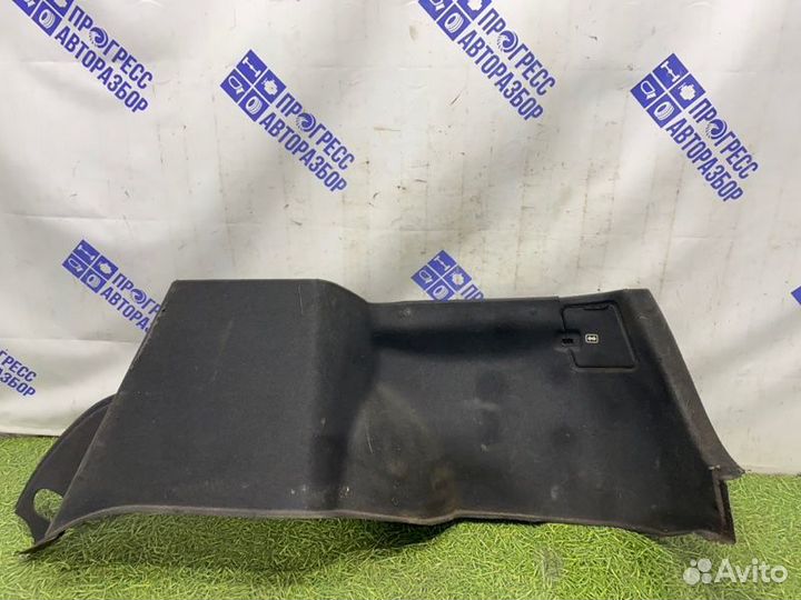 Обшивка багажника правая Toyota Avensis универсал