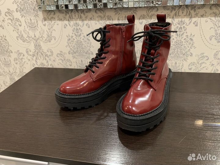 Осенние ботинки Stradivarius