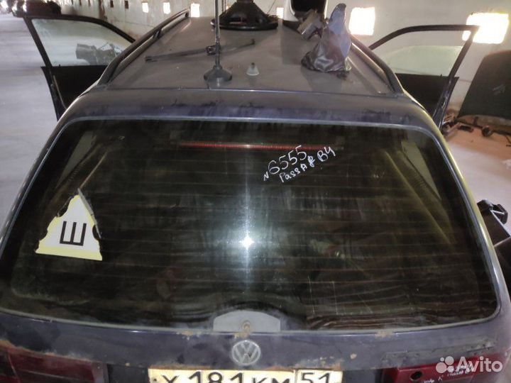 Стекло двери багажника Volkswagen Passat B4