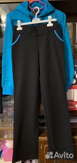 Продам костюм 42/44р новый, с бирками