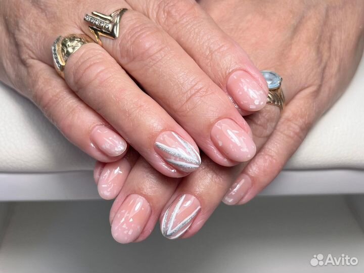 Маникюр и педикюр