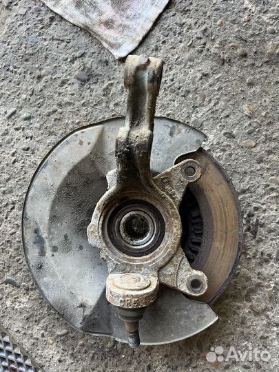 Правый поворотный кулак Honda CR-V 2