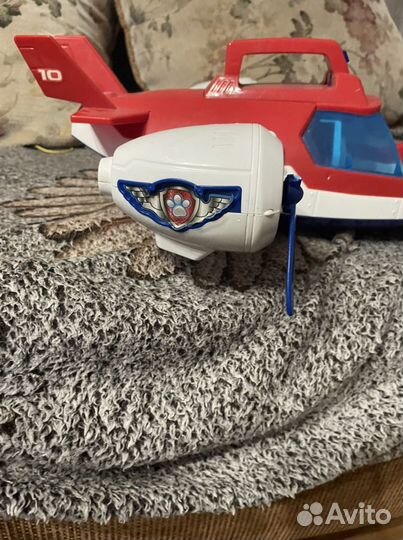 Самолет игрушечный большой