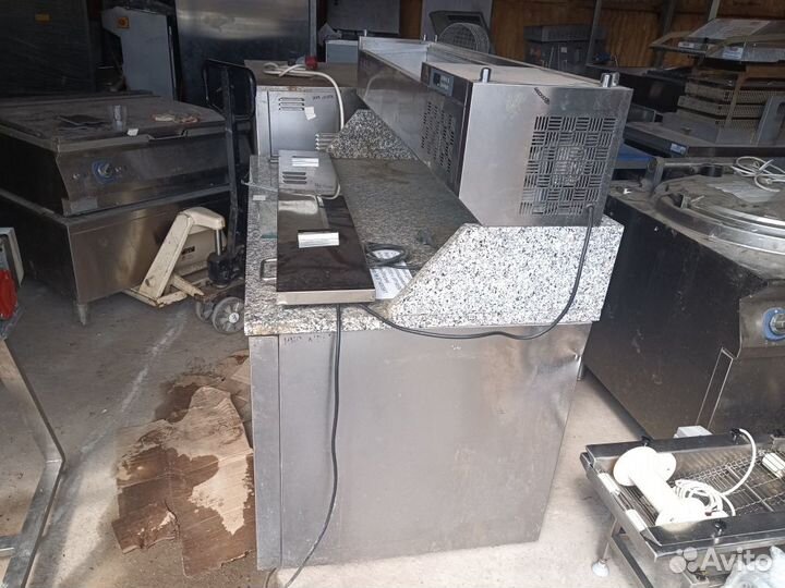 Стол холодильный для пиццы с бортиком и с охлажд