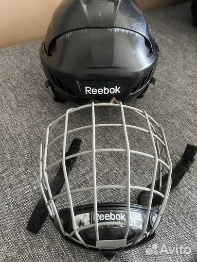 Хоккейный шлем