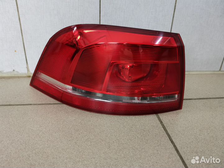 Фонарь задний левый VW Passat B7 3AF945095C