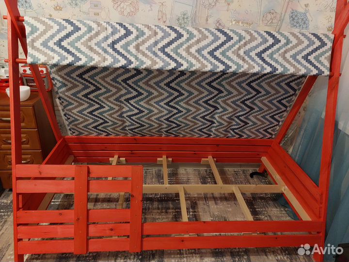 Кровать детская с матрасом