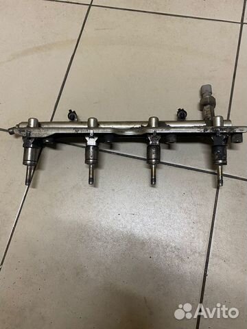 Рейка топливная (рампа) С форсункамы Ford Focus 3