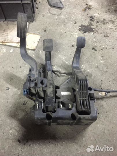 Блoк педaлeй гaз, тормoз, сцепление.Fiаt Ducаto Фи