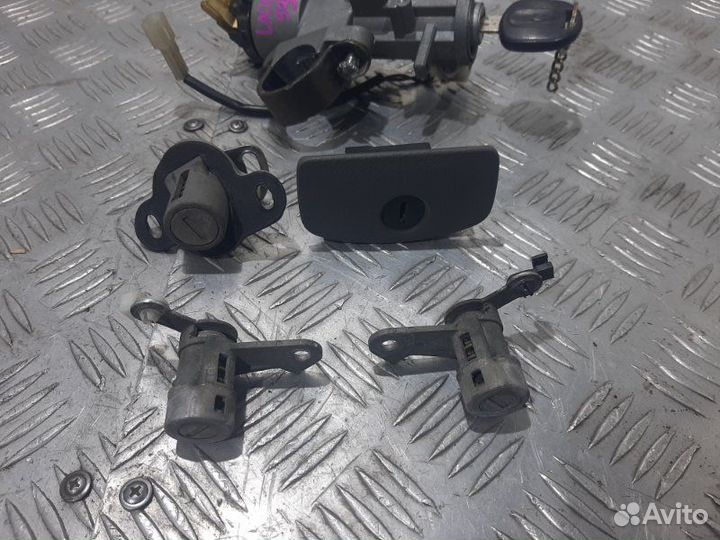 Замок зажигания Chevrolet Lacetti J200 F14D3 2011