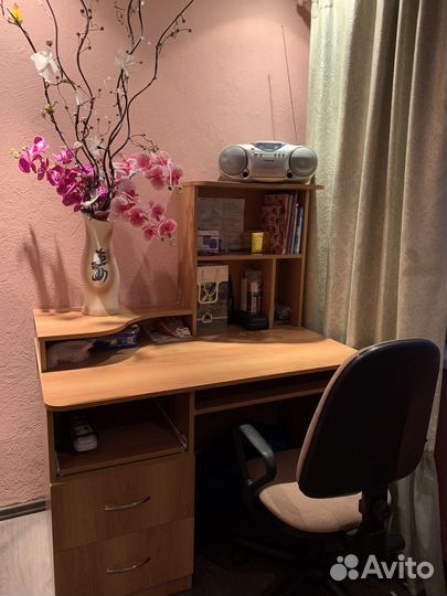 Компьютерный стол