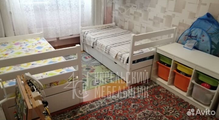 Кровать из дерева