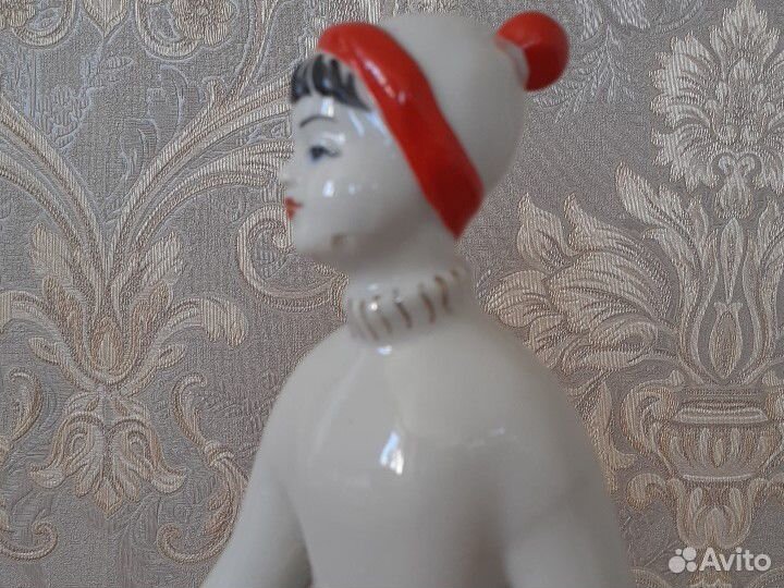 Статуэтка СССР юная фигуристка