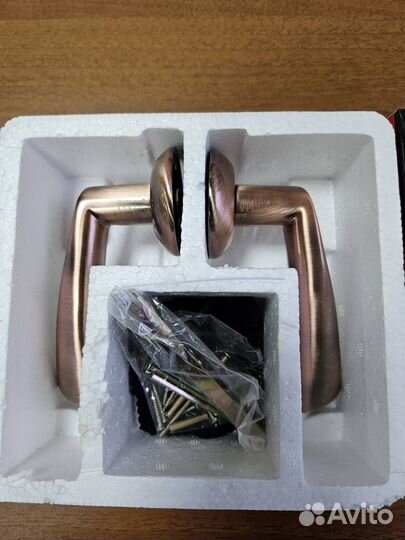 Дверные ручки межкомнатные новые