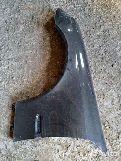 Крыло переднее левое на Mercedes W211