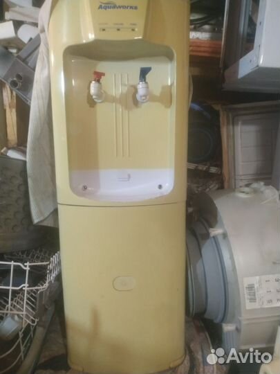 Напольный Куллер для воды