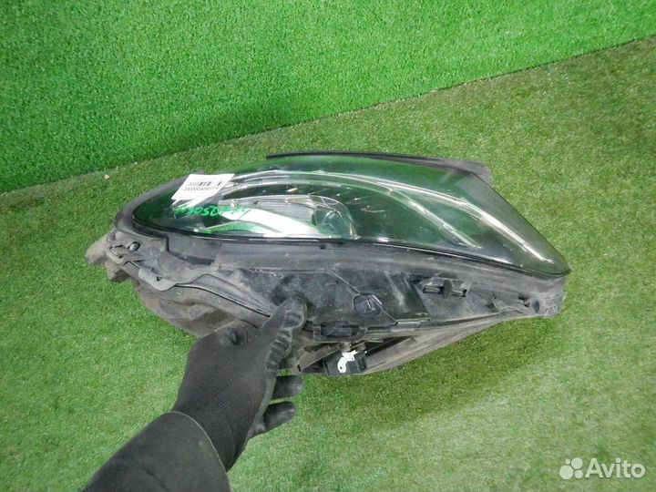 Фара правая Mercedes-Benz E-Class