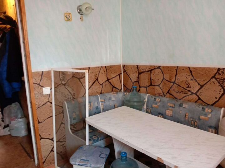 Доля в 2-к. квартире, 40,8 м², 1/2 эт.