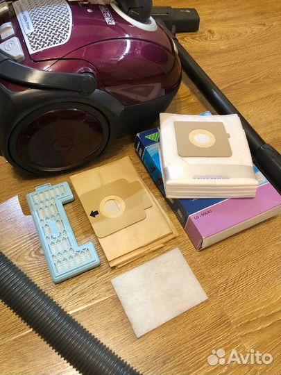 Пылесос LG VC3728SQ