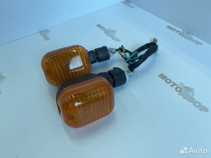 Повороты квадратные желтые