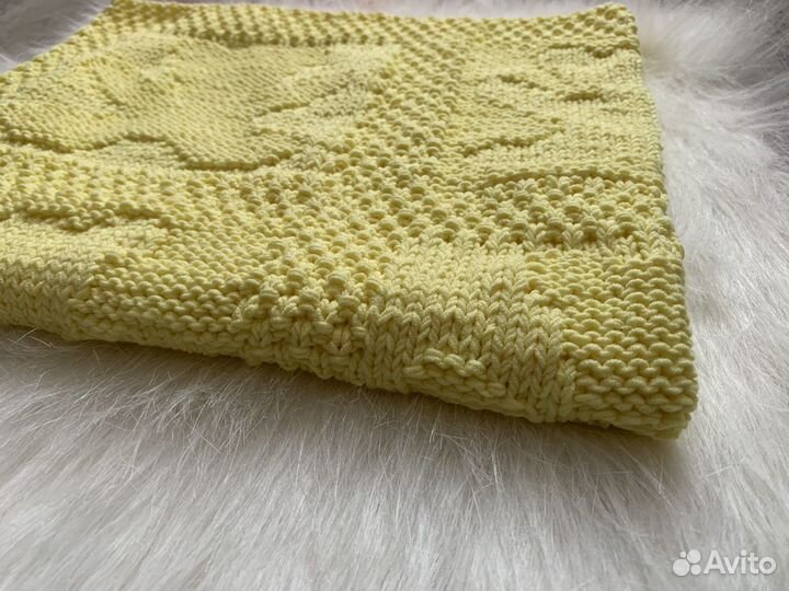 Вязаный детский плед ручной работы