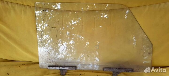 Стекло ваз 21052107