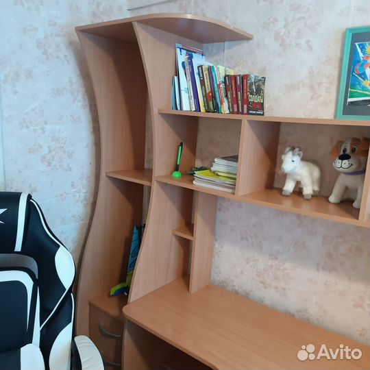 Письменный стол