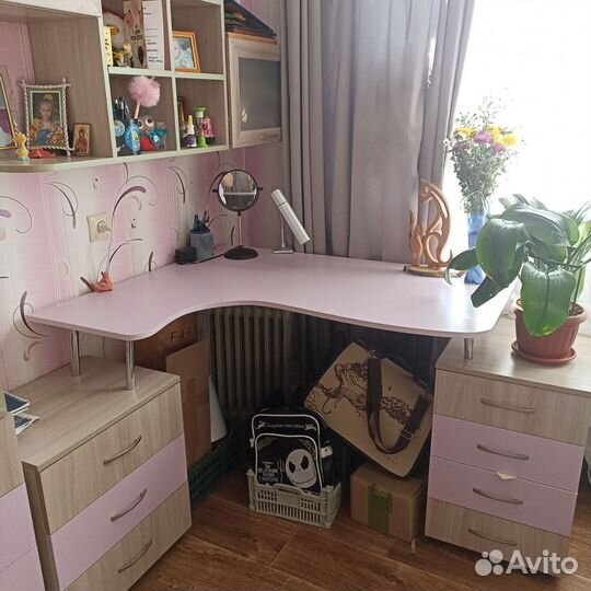 Школьный уголок