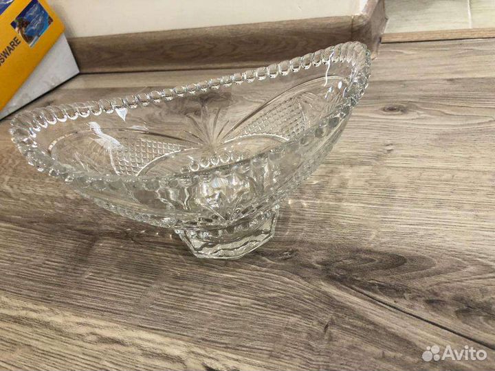 Большая хрустальная ваза