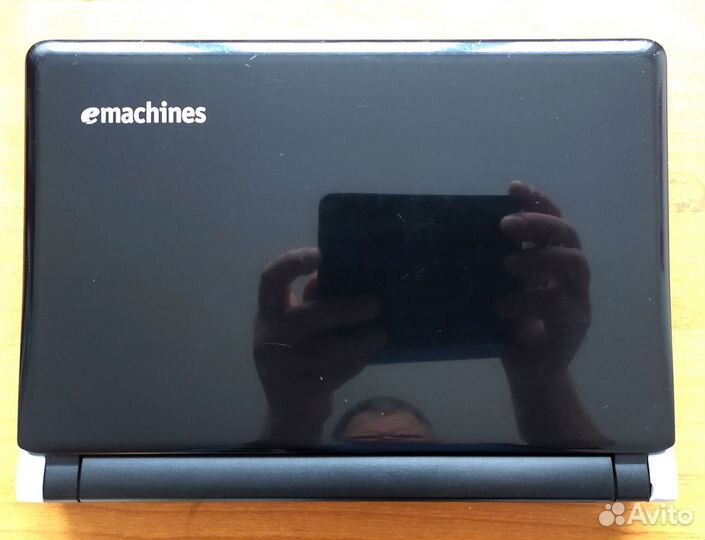 Нетбук emachines