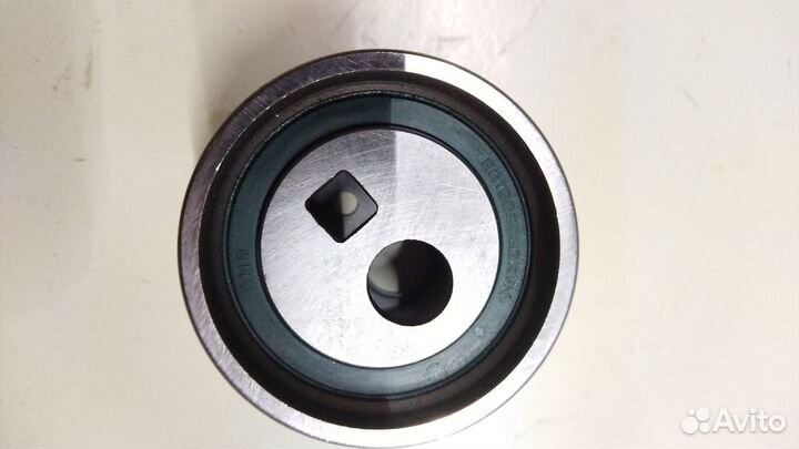 Натяжной ролик ремня грм